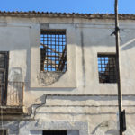 Foggia perde pezzi: crolla il tetto dell’ex carcere di Sant’Eligio, nell’indifferenza generale